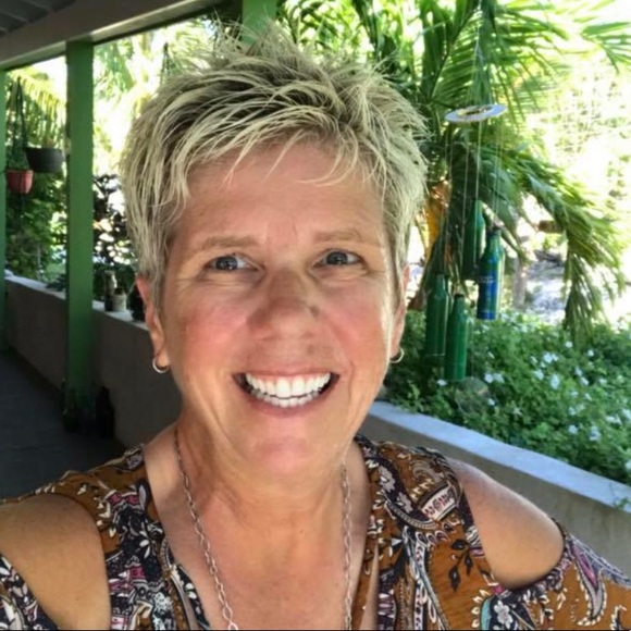 Meet your Posher, Cathie - Picture 1 of 1